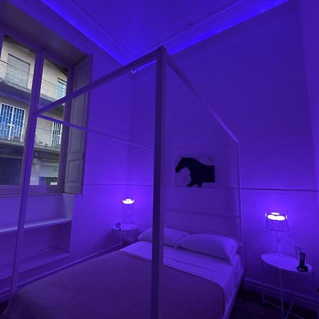 W Like Apartment On Hert Of City Center Catania Bagian luar foto