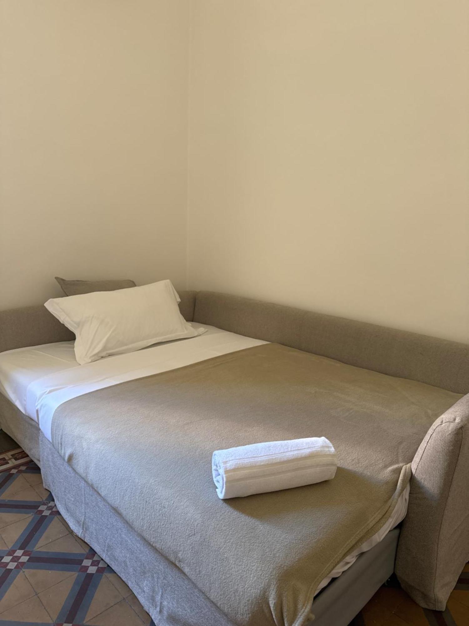 W Like Apartment On Hert Of City Center Catania Bagian luar foto