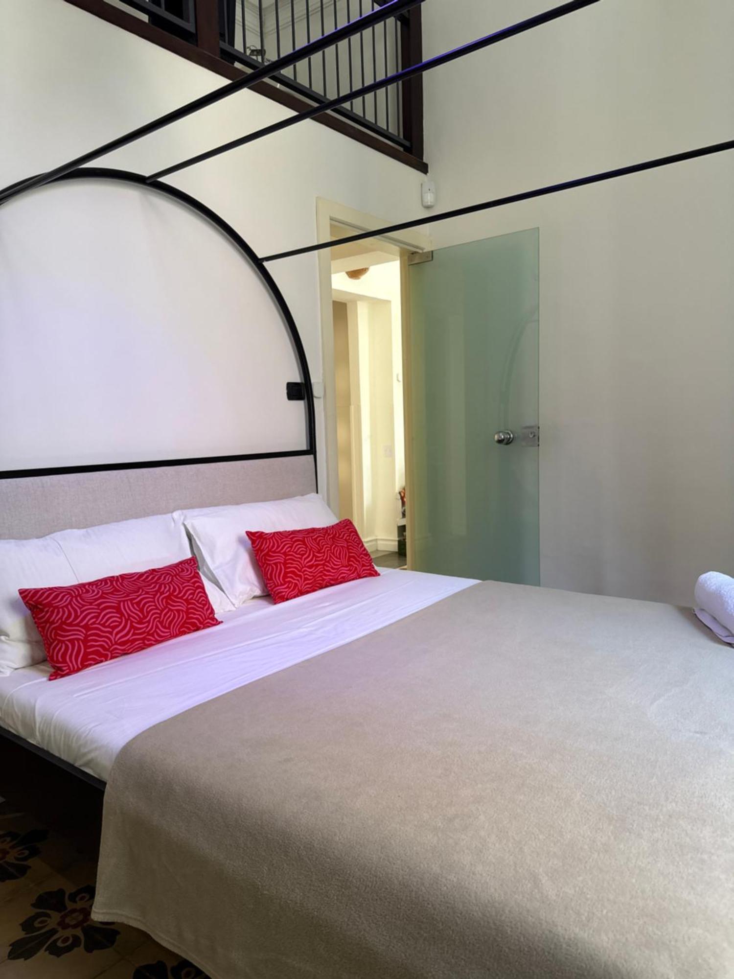 W Like Apartment On Hert Of City Center Catania Bagian luar foto